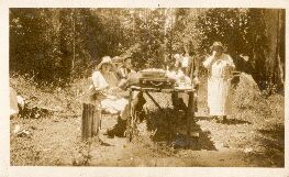 l-r: Vera, Irene, Ted Winters,  Lou <Louisa Jane Winters> & Lal <Laura Winters>