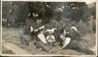Lou Oates lying on r & Roy ?? & Des?